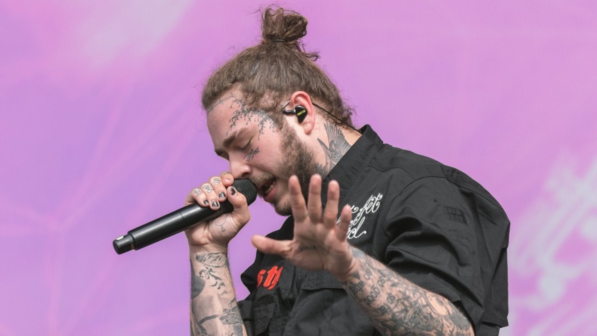 Post Malone's Live Reading Festival Performance