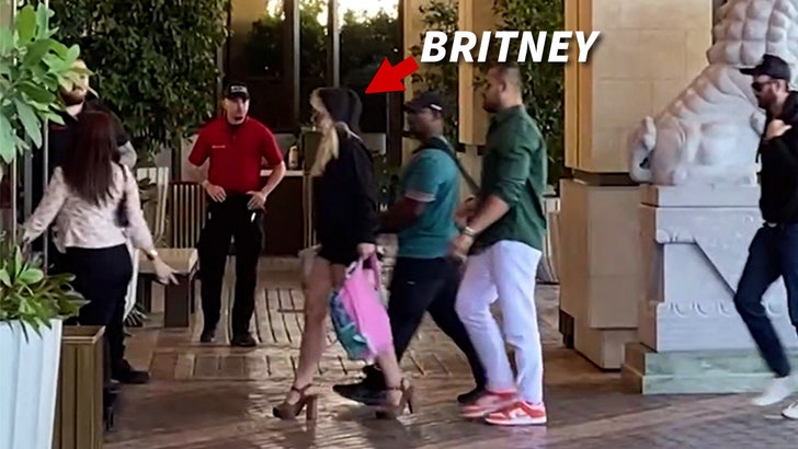 070523_britney_spears_kal