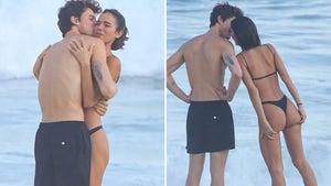 0326-Shawn-Mendes-Bruna-Marquezine-PDA-Beach-Brazil-PRIMARY-2