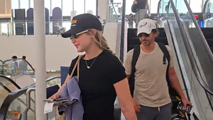 070526_gigi_hadid_bradley_cooper_primary