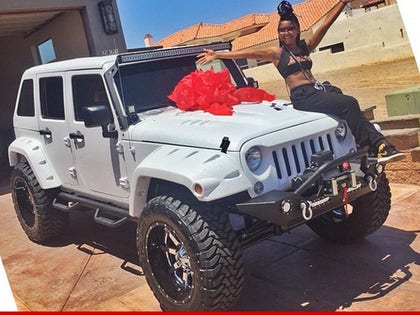 0604_the_game_birthday_jeep_instagram_SUB