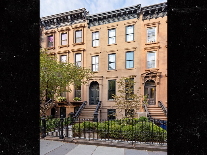 1027-Lily-Allen-David-Harbour-NYC-Home-For-Sale-Sub1
