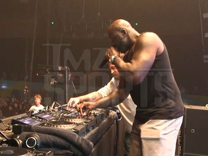 020726_shaq_party_primary