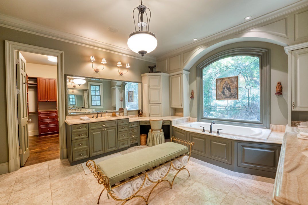 Josh Brolin Home 3