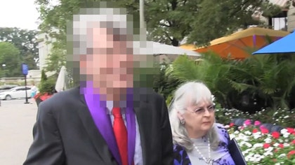 090825_guess_who_stephen_king_kal