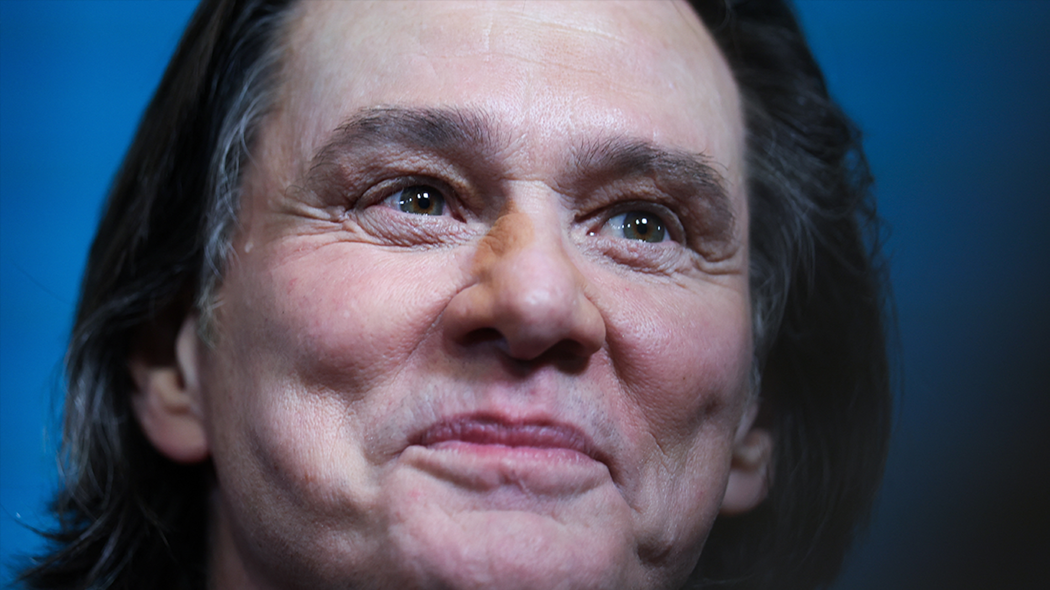 Jim Carrey’s verschijning tijdens de Awards Show doet mensen grappen maken dat hij gekloond is