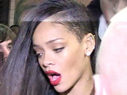 0322-rihanna-tmz