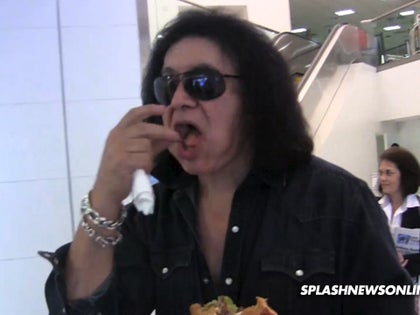 093014_gene_simmons_splash_primary