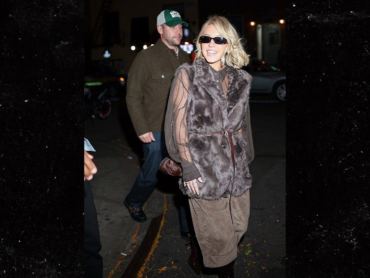 1104-Sydney-Sweeney-Scooter-Braun-SUB-1