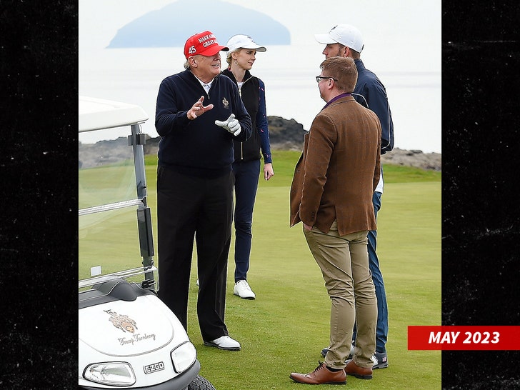 sub-donald-trump-Mirrorpix-Tony-Nicolett-2