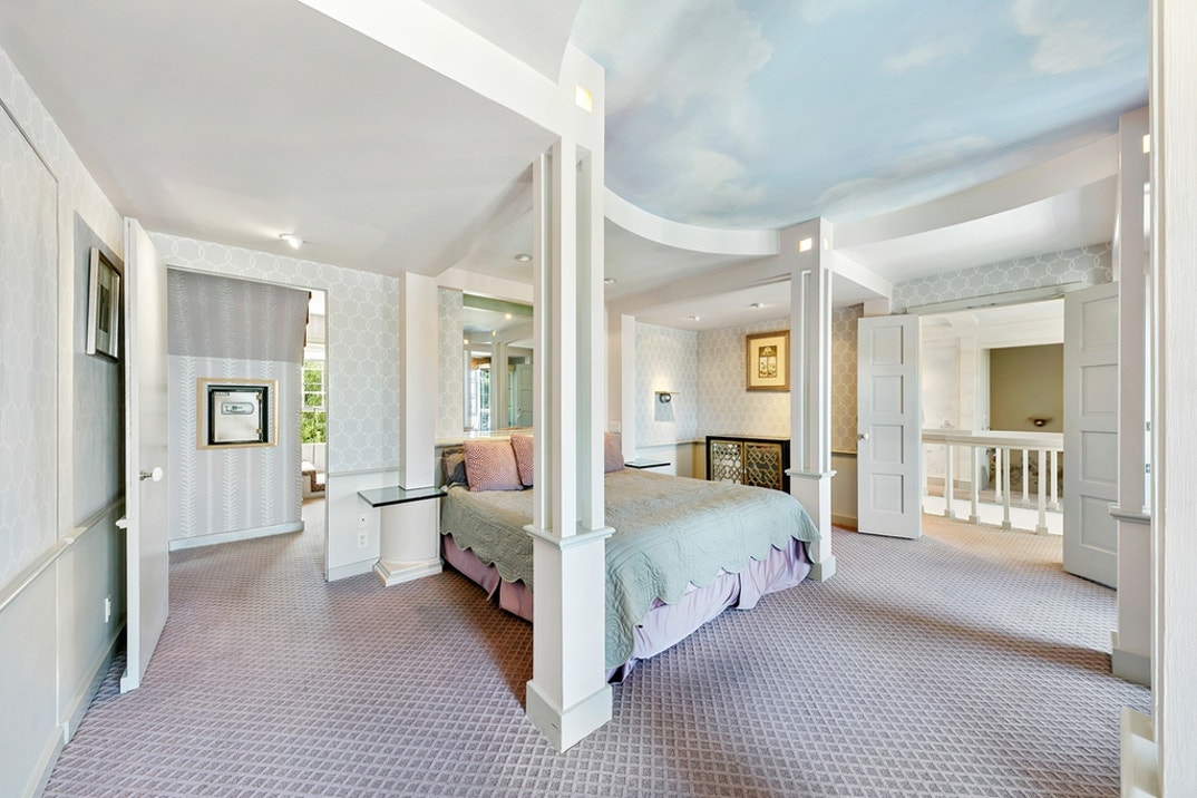 Richard Simmons Home Sale 27