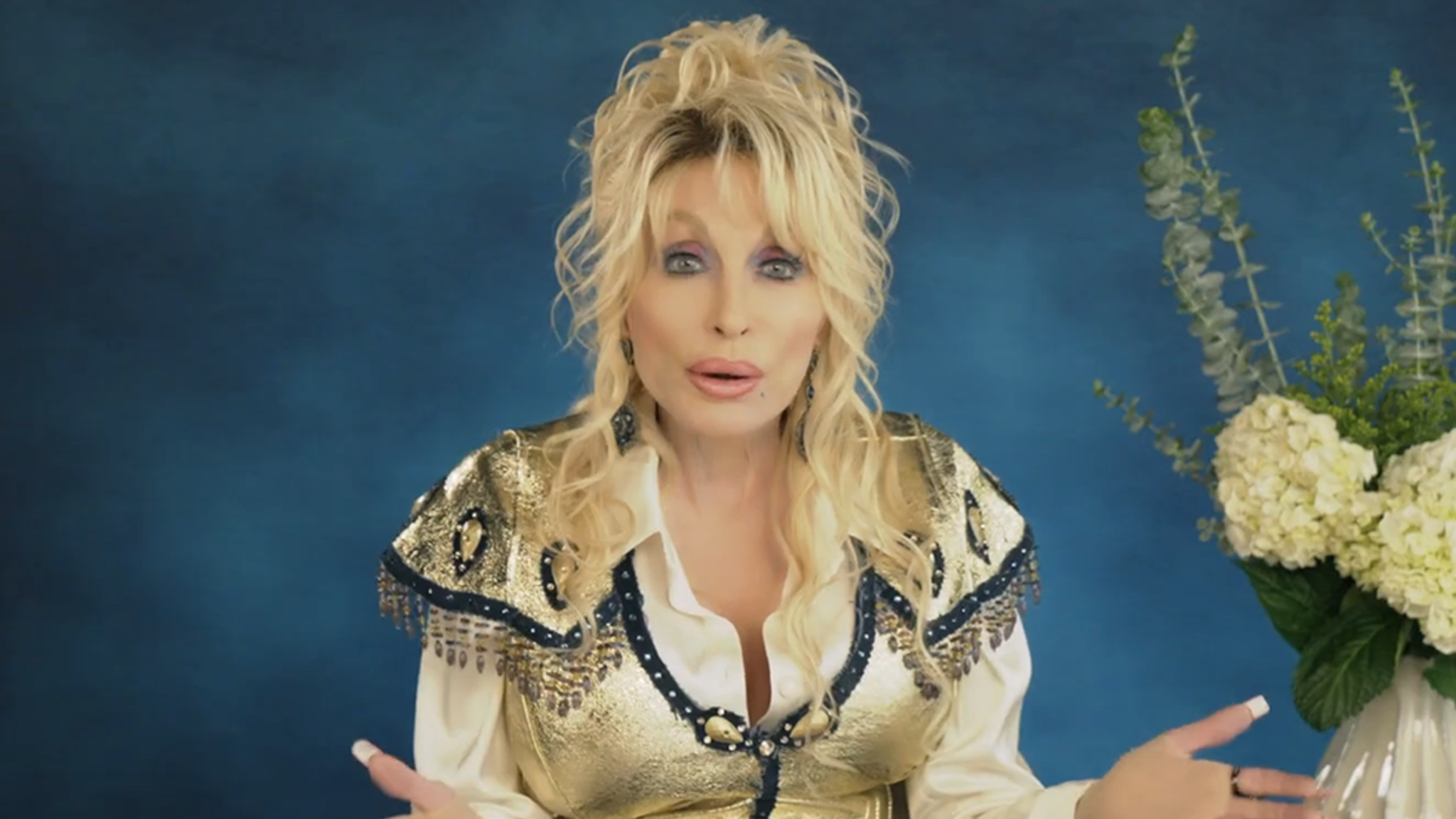Dolly Parton Posthumously Accepts Award in Pre-Recorded Lifetime Achievement Speech