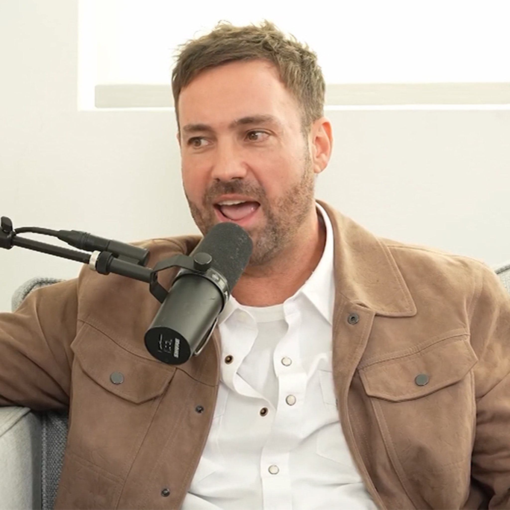 Jeff Dye Says Sarah Hyland Is Terrible, Calls Her A 'Tyrant' On Set