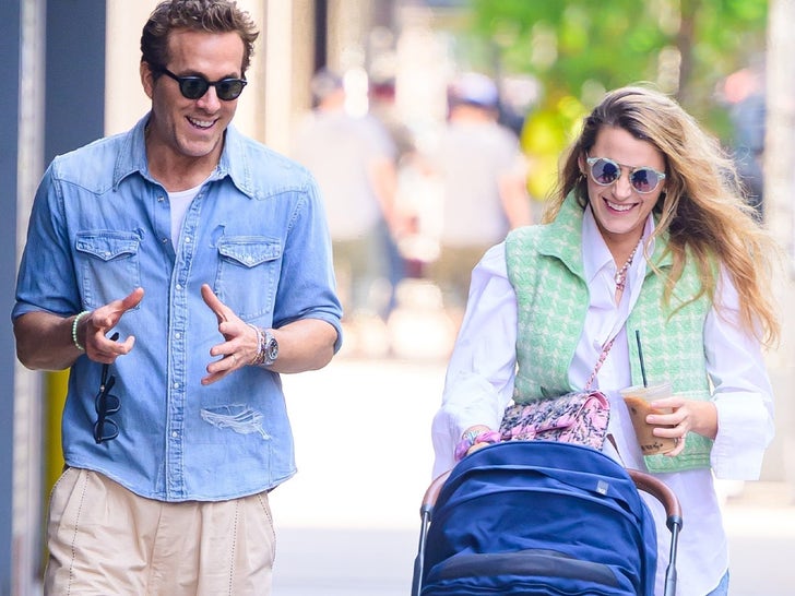 0612-Blake-Lively-Ryan-Reynolds-Stroller-NYC-SUB-2