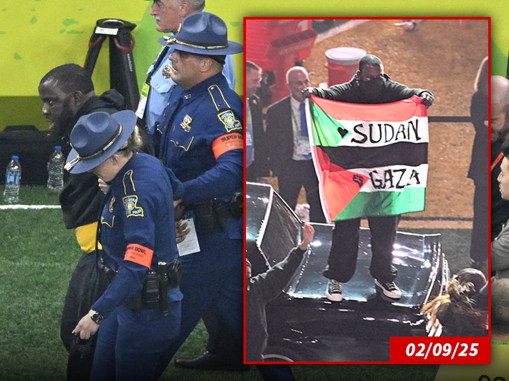Zul-Qarnain Kwame Nantambu super bowl halftime gaza flag arrested main getty 2