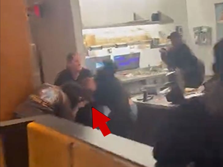 121725_chipotle_fight_grab