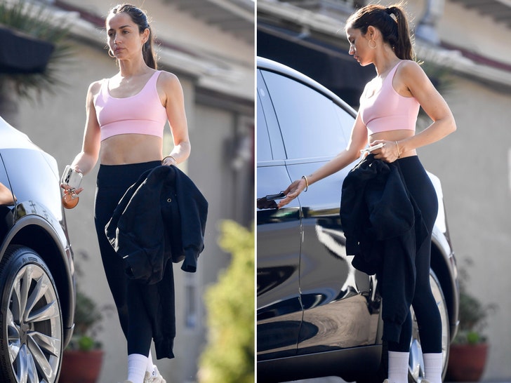 Ana de Armas shows off her fit physique while out in Los Angeles image direct