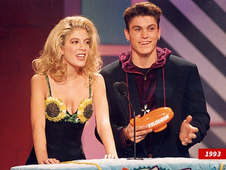 tori spelling brian austin green sub getty swipe 2