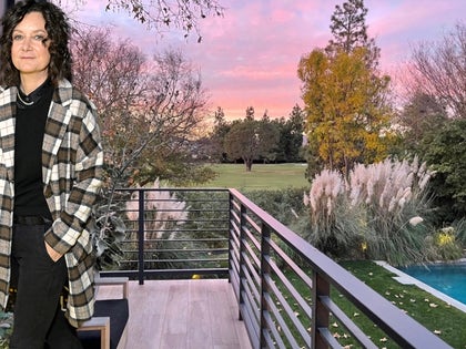 0724-Sara-Gilbert-Home-PRIMARY