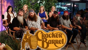 1224_cracker_barrel_duck_dynasty_article