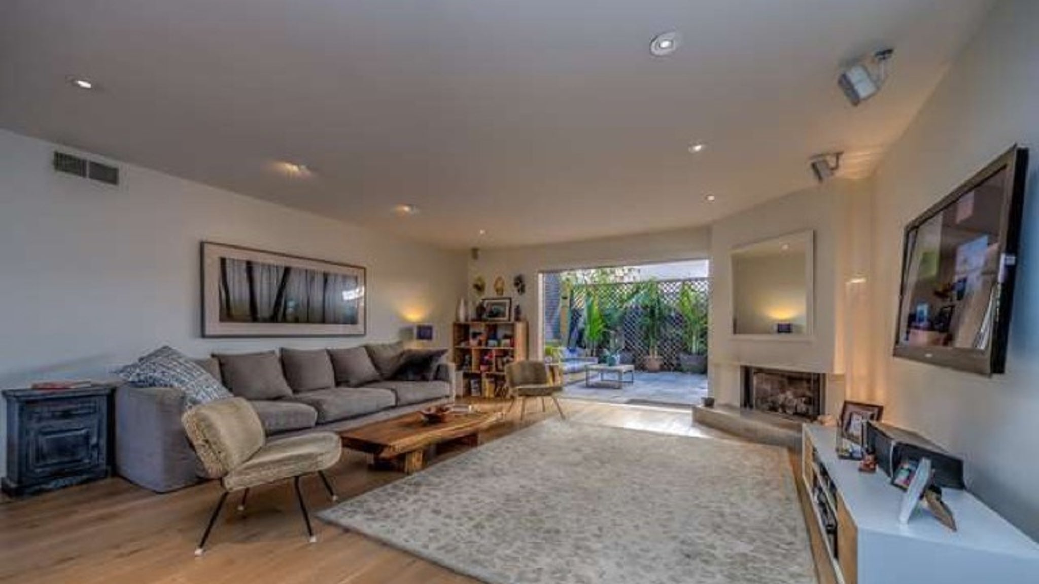 Chris Hemsworth's Santa Monica Home Sold!