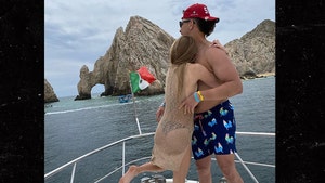 Patrick Mahomes Escapes Coronavirus With Thonged-Out GF In Mexico