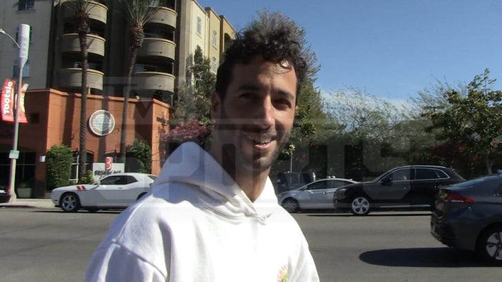 Daniel Ricciardo Says Miami GP Was 'Nuts,' Got To Hang With Josh Allen!.jpg