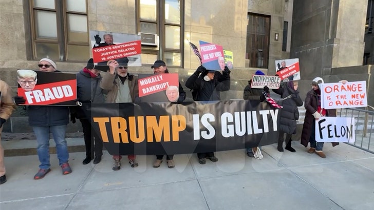 011025_outside_trump_courthouse_kal