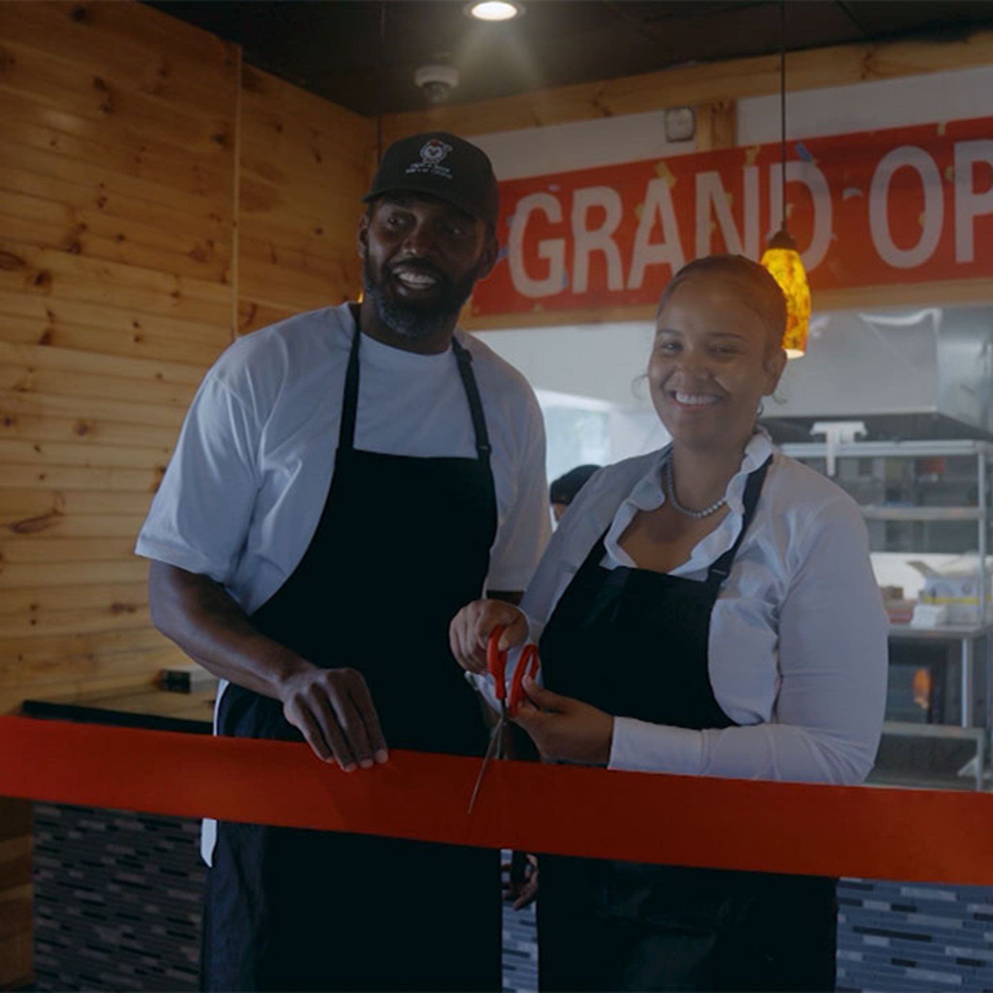 Report: Randy Moss opens restaurant in Philadelphia, says he has