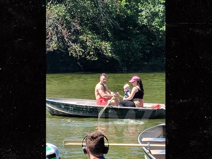 0616-connor-mcgregor-boat-tmz02