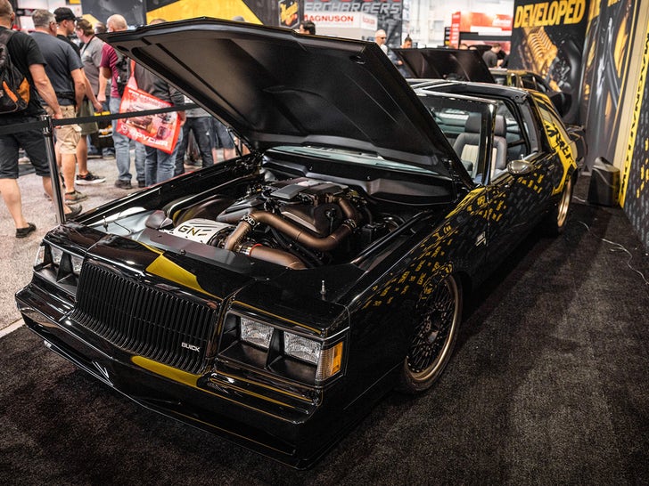 1103-Kevin-Hart-Unveils-The-Dark-Night-Buick-Grand-National-car-photos-primary-2