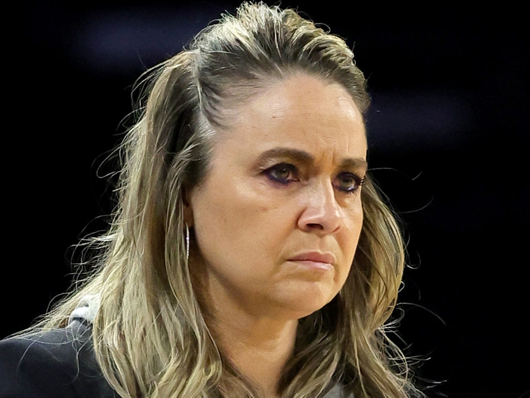 WNBA Suspends Becky Hammon 2 Games For Comments About Player s