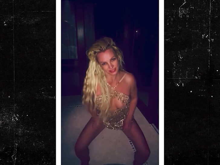 081325_britney_spears_low