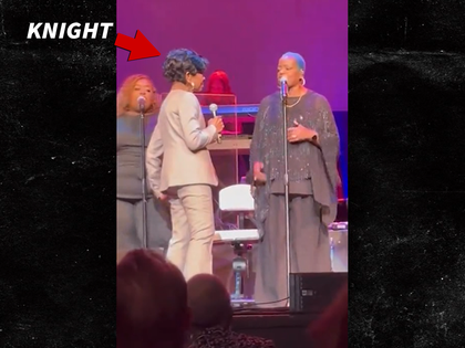 082726 gladys knight performance primary 2