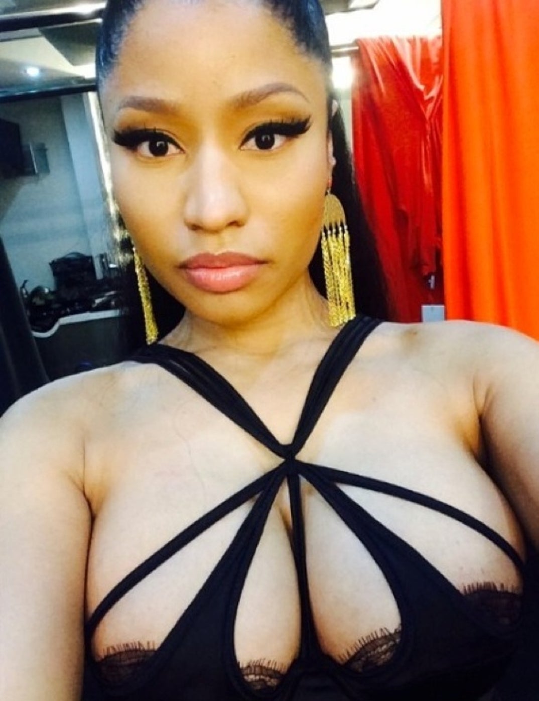 nicki minaj sexy clothes Nicki Minaj shows off her bombastic figure at the MTV Video Music Awards –  Balkanweb.com main image 1