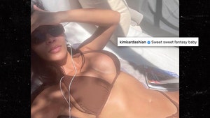 Kim Kardashian Posts Selfie on First Vacation with Pete Davidson in Bahamas