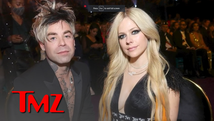 Avril Lavigne ve Tyga Tanıtım veya Müzik İşbirliği İçin Değil