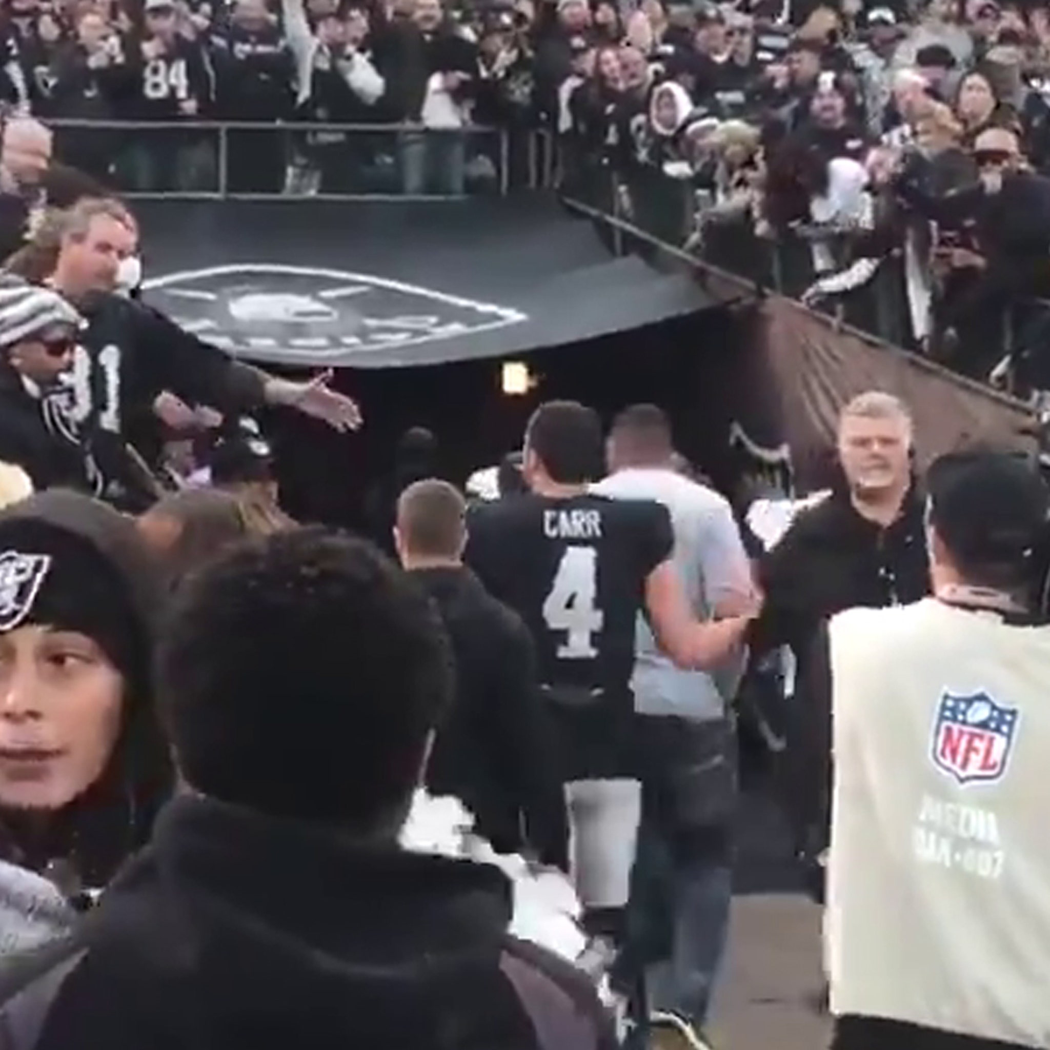 Carr needs to drive performance in Raiders last game in Black Hole