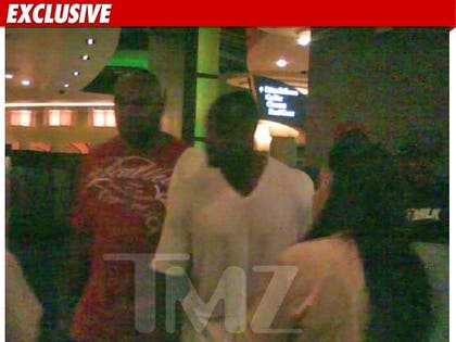 0529_adrian_peterson_EX_TMZ01