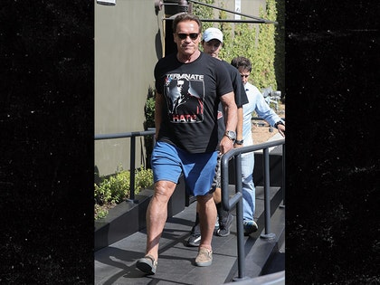 0819-arnold-schwars-backgrid-02