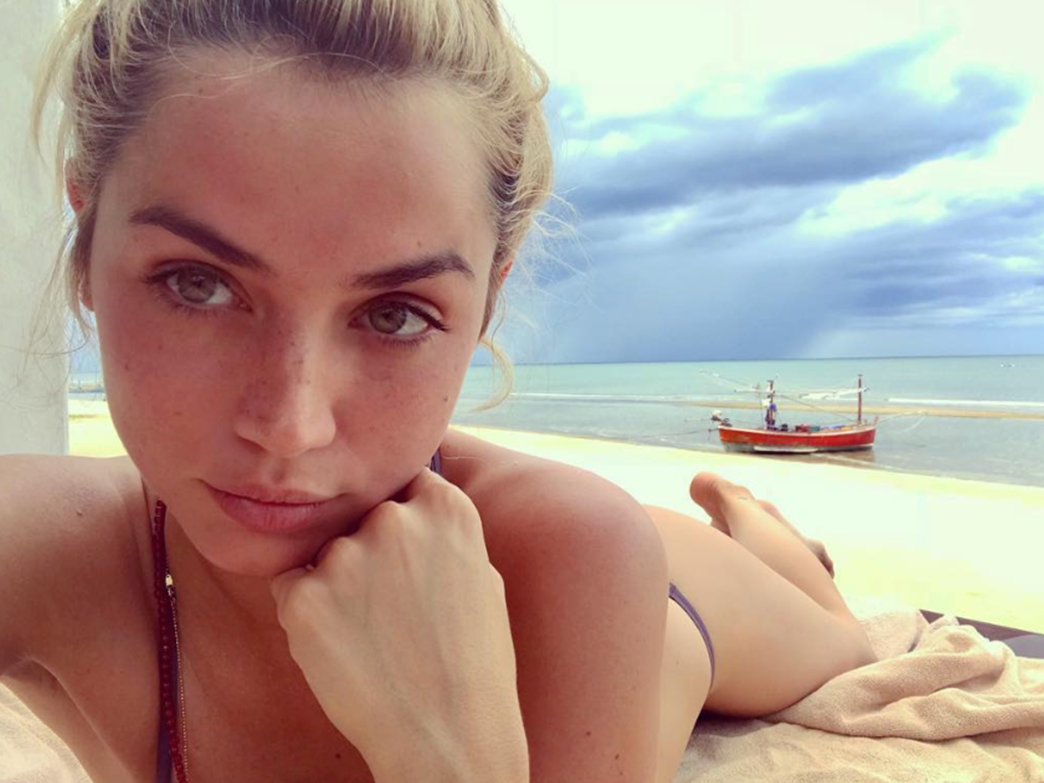 Ana De Armas Hot Shots