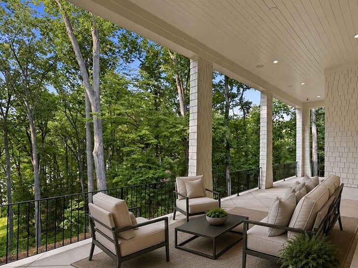 0731-DJ-Moore-Charlotte-Home-For-Sale-Sub3