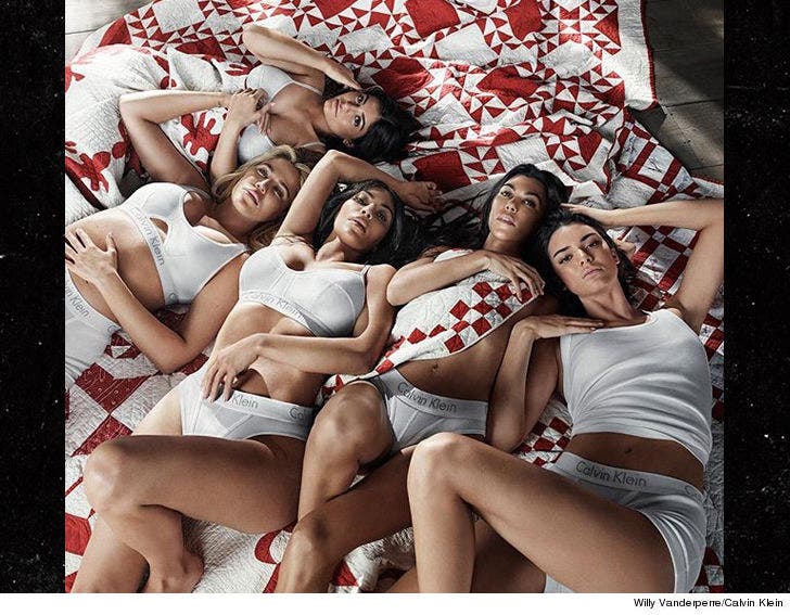 Alle sammen plakat gaben Kylie Jenner Finally Revealed in Calvin Klein Ad