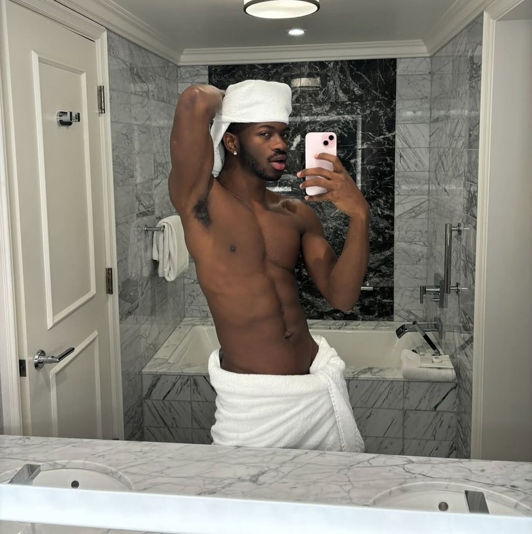 Hot Mirror Selfie Men hot-mirror-selfie-men