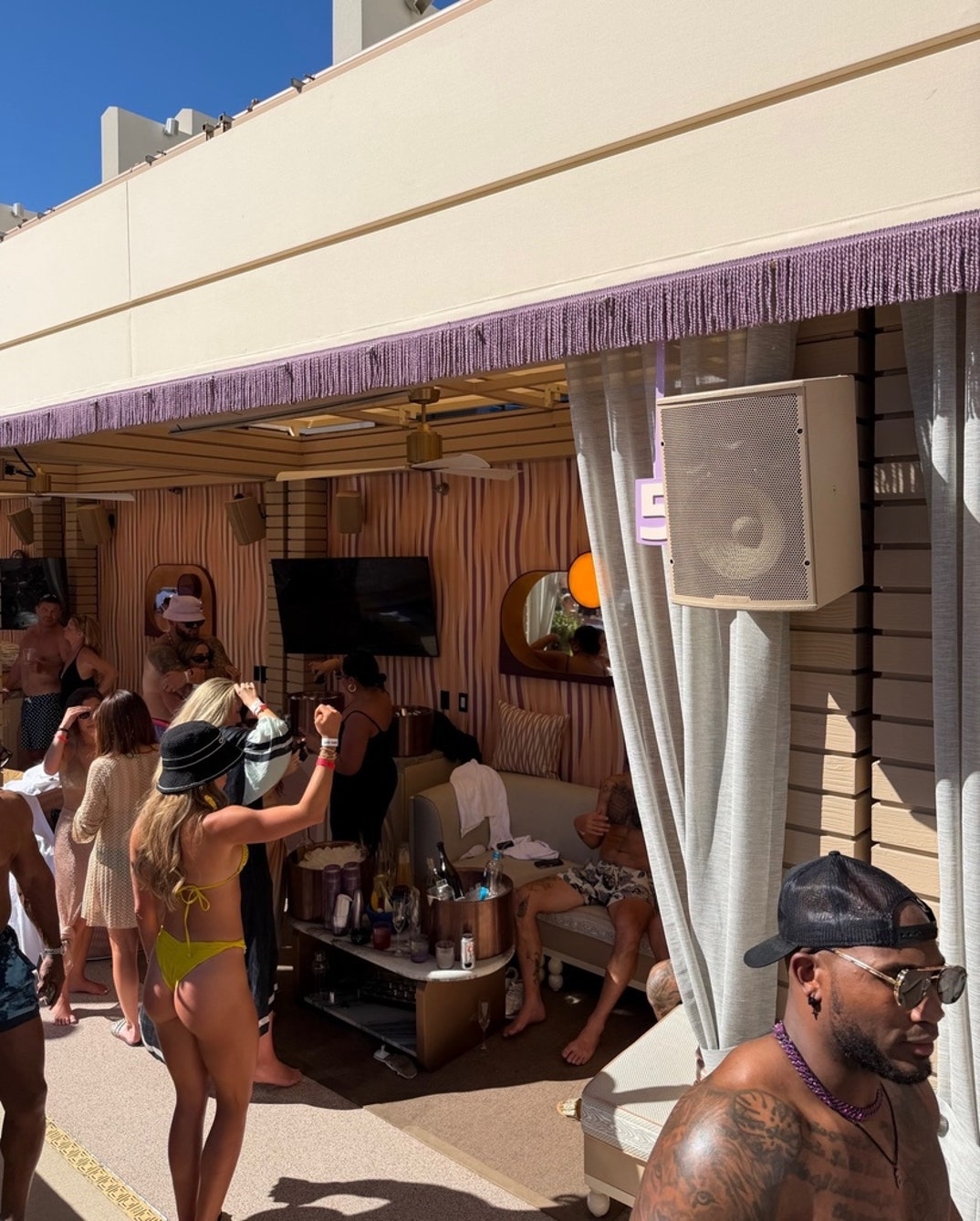 Haley And Hanna Cavinder Twins Marquee Day Club 1