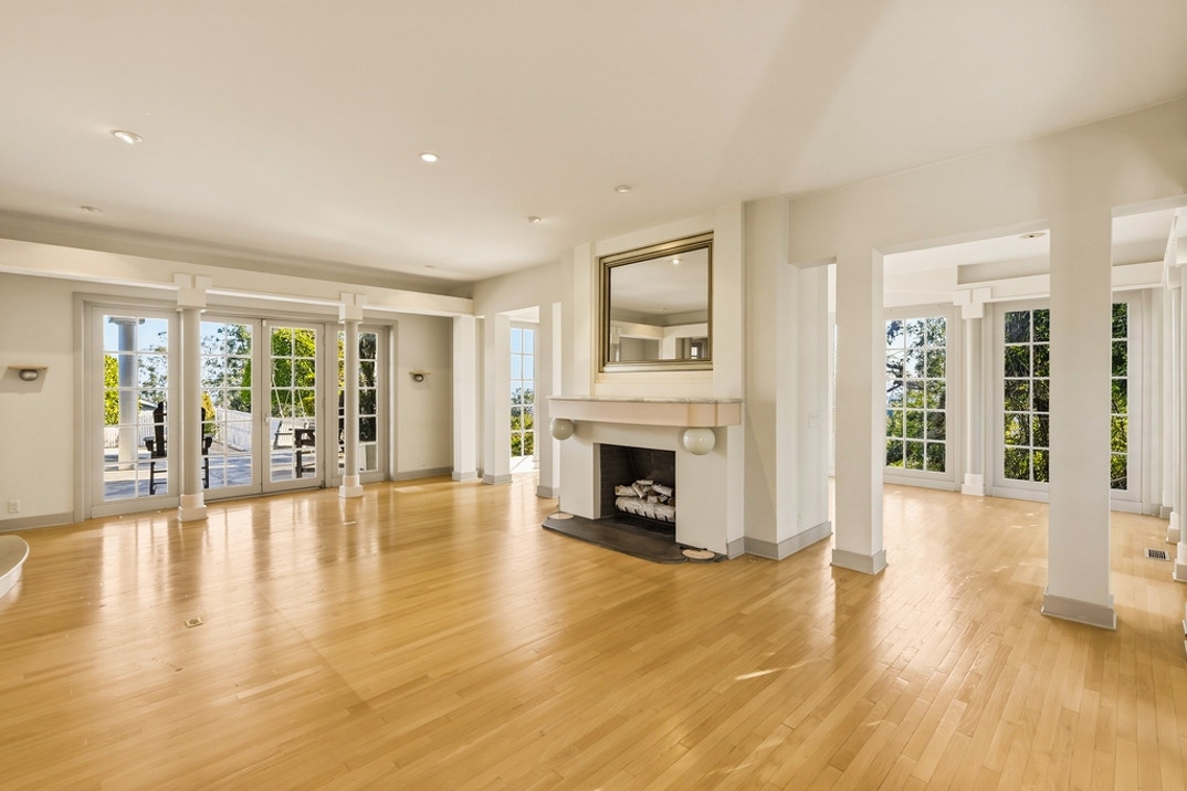 Richard Simmons Hollywood Hills New Photos 7