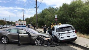 Tesla in Autopilot Mode Crashes into Police Car