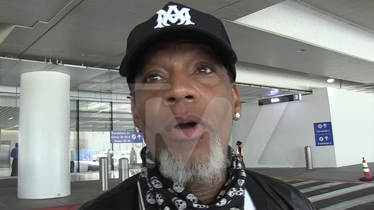D.L. Hughley Done With Mo'Nique After Public Argument Over Contract.jpg