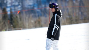 Justin Bieber Snowboards in Aspen, Chats Up Fellow Chairlift Passenger