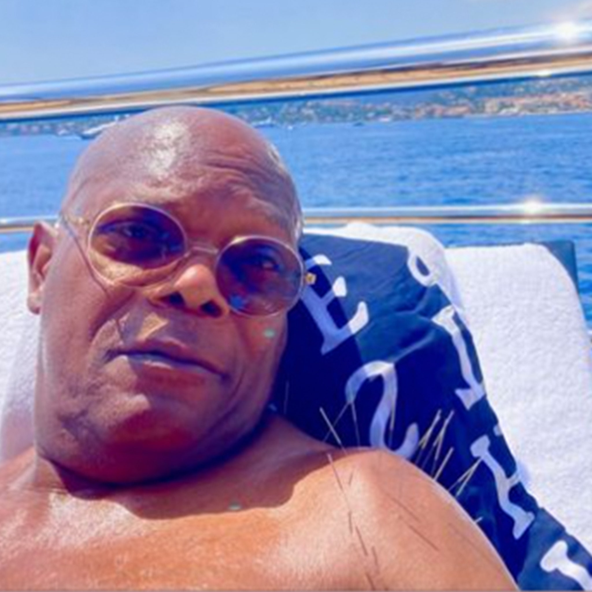 Samuel L. Jackson Has Acupuncture Sesh Aboard Magic Johnson's Mega